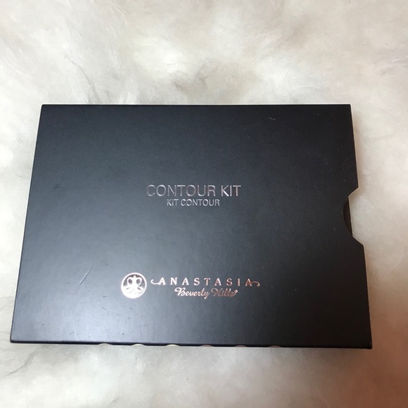 Anastasia Beverly Hills Other - Anastasia Beverly Hills powder contour palette